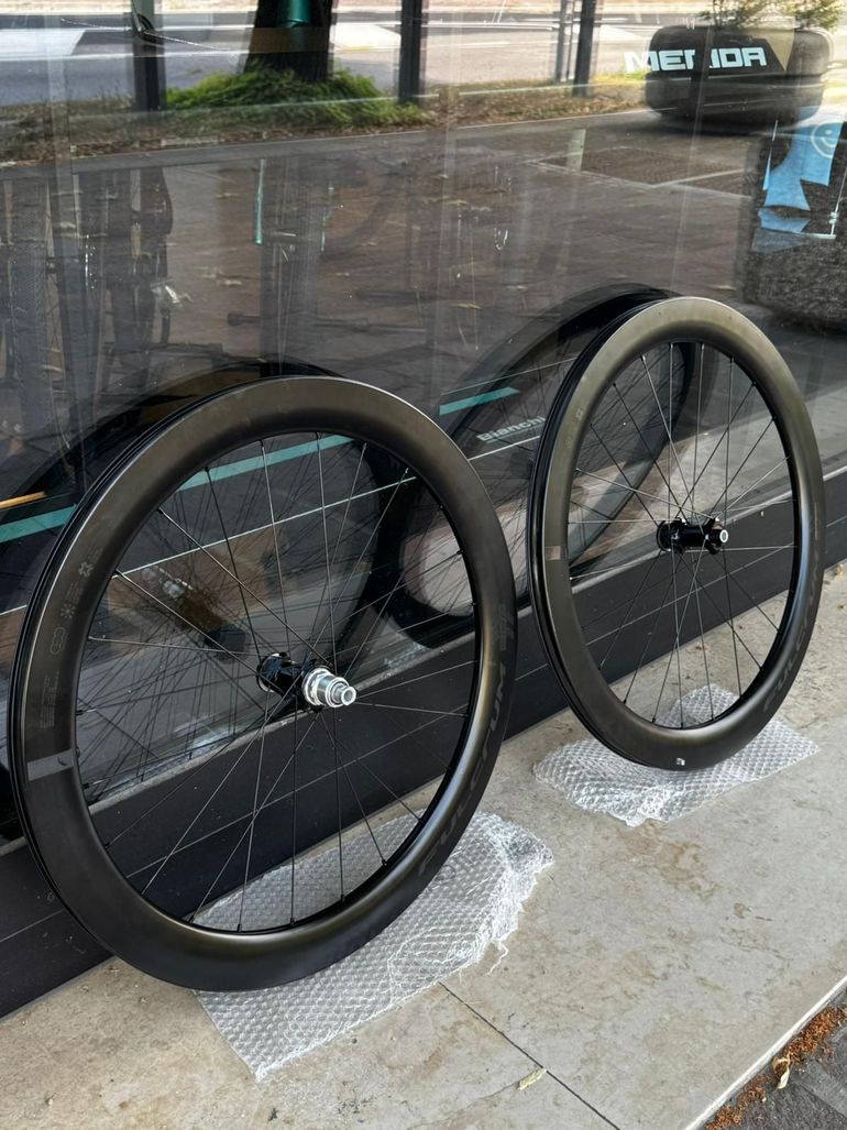 Fulcrum Wind 57 Carbon Wheelset 2025 bike d'occasion — image 2 sur 9