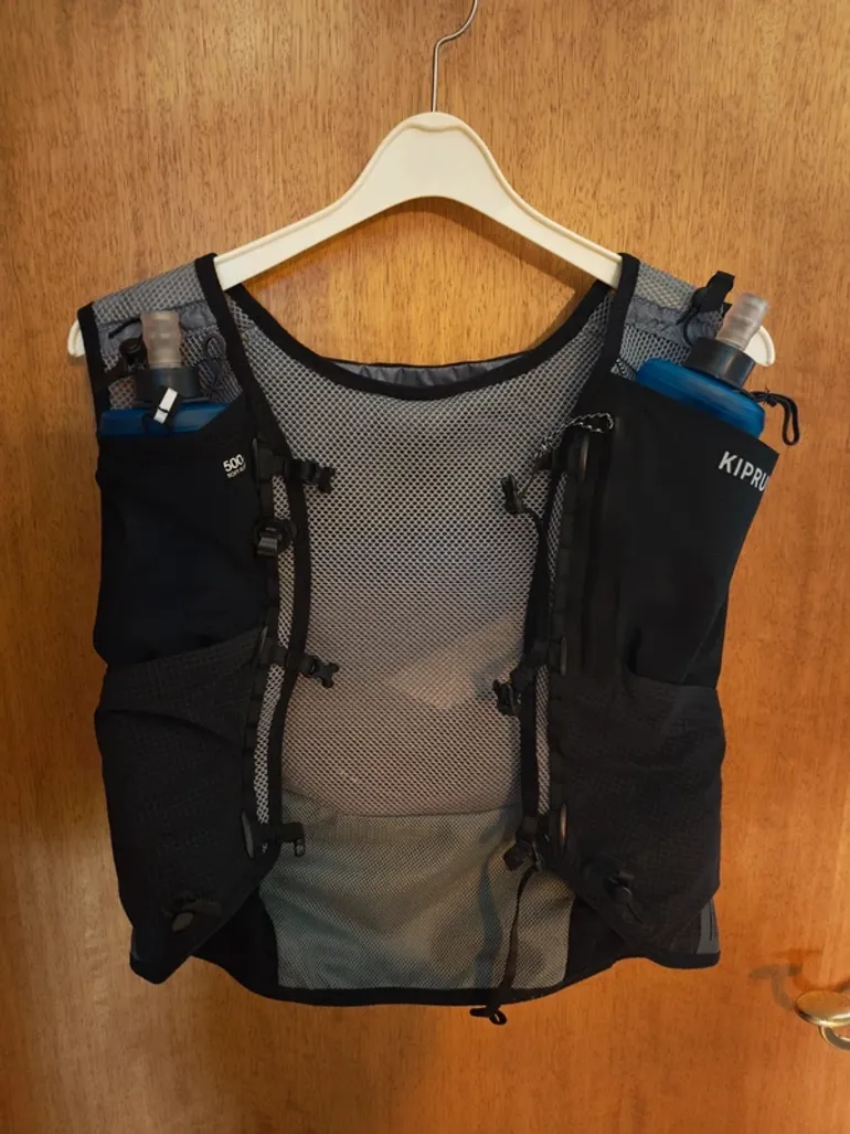 Tweedehands Decathlon Trailrunning Laufweste bike — afbeelding 1 van 10