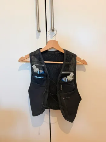 Used Salomon Active Hydro Vest 4 bike
