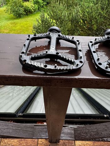 Used Oneup Aluminium Flat Pedals bike — image 2 of 3