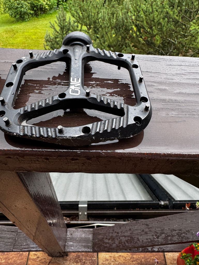 Used Oneup Aluminium Flat Pedals bike — image 3 of 3