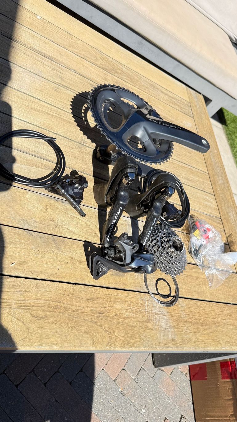 Used Shimano Ultegra R8000 Groupset 2022 bike — image 7 of 9