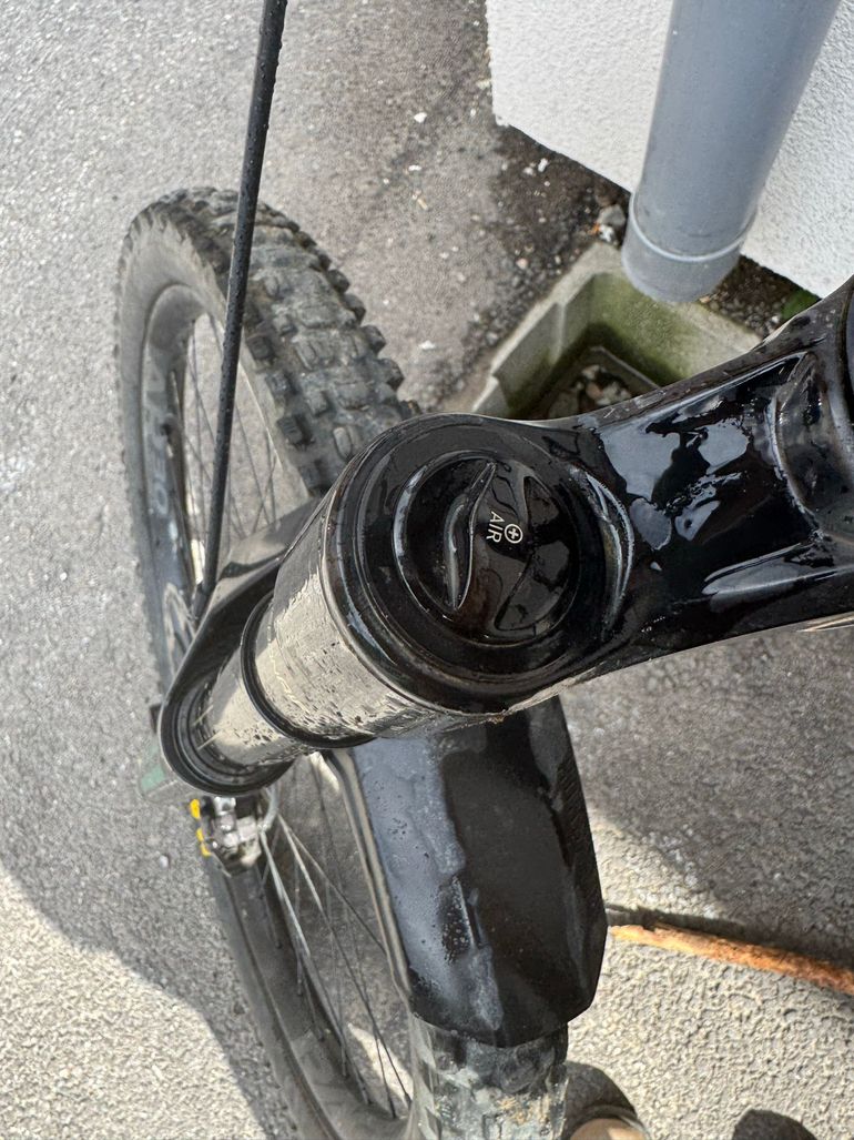 Käytetty RockShox Zeb R 170mm 29 Full Clear Protect 2023 bike — kuva 7 / 9