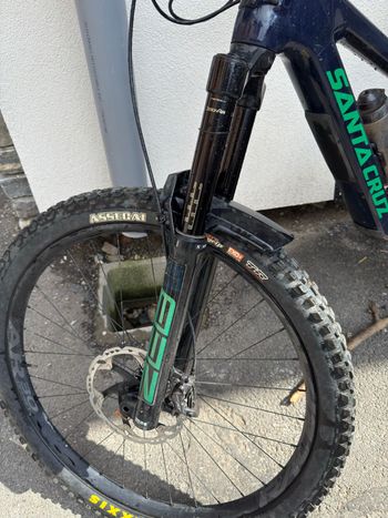 Käytetty RockShox Zeb R 170mm 29 Full Clear Protect 2023 bike