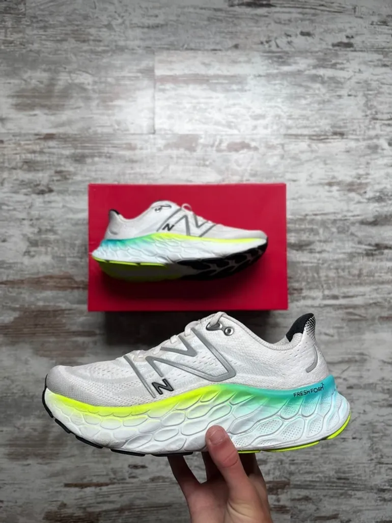 Used New Balance Fresh Foam X More V4 bike — image 2 of 5