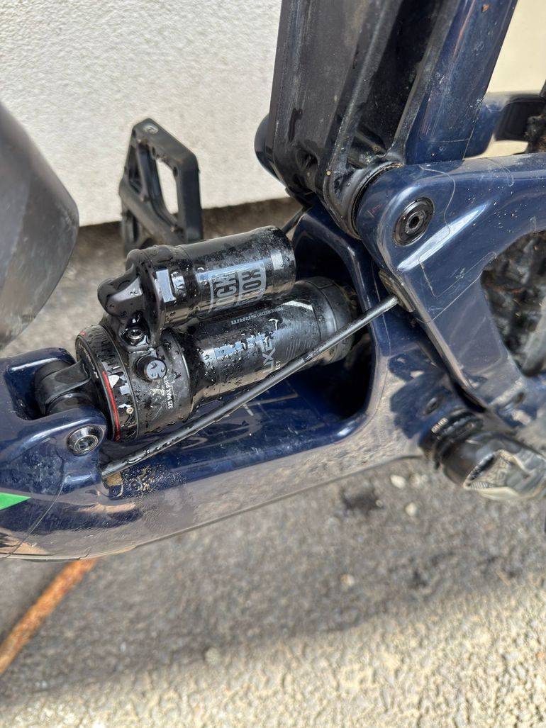 Used RockShox Super Deluxe 230x62.5 2023 bike — image 1 of 6