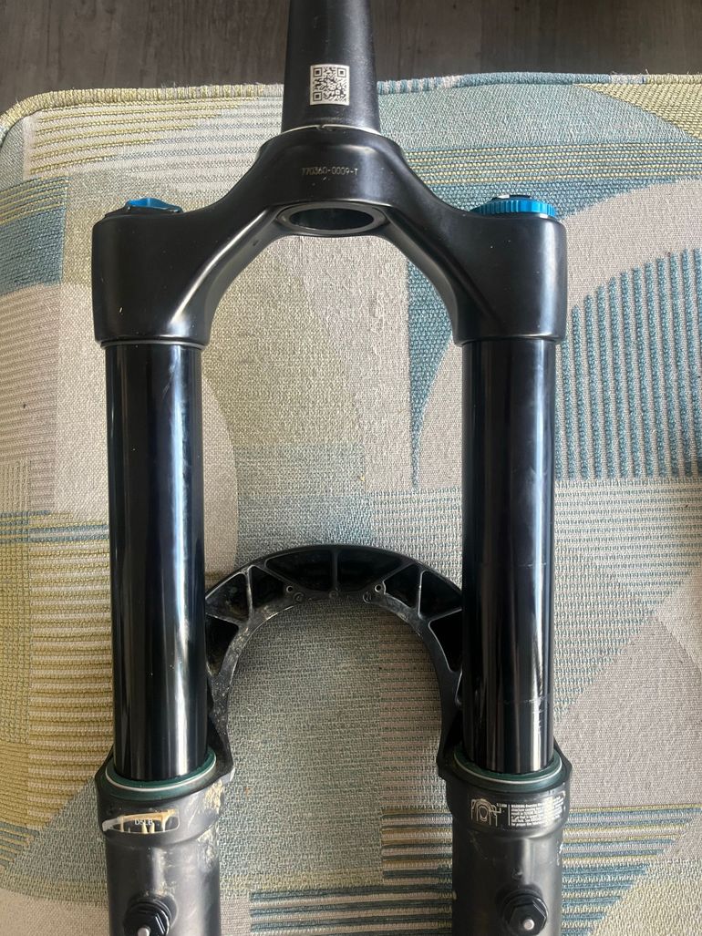 Used Fox Racing 38 GRIP2 Damper Upgrade + CSU 2023 bike — image 3 of 8