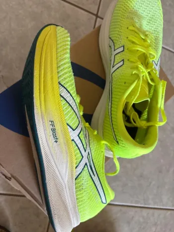 Asics Scarpe da corsa bike usato — immagine 3 di 6