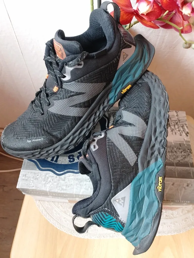 New Balance Fresh Foam Hiero v6 GTX bike de segunda mano — imagen 2 de 9