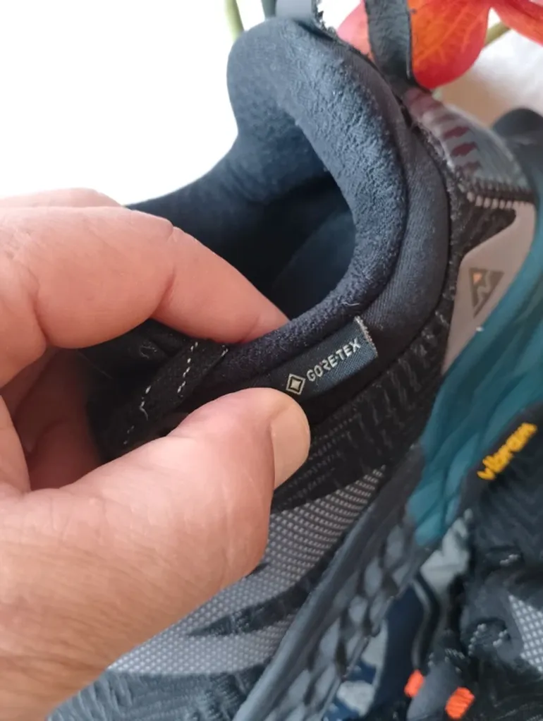 New Balance Fresh Foam Hiero v6 GTX bike de segunda mano — imagen 7 de 9