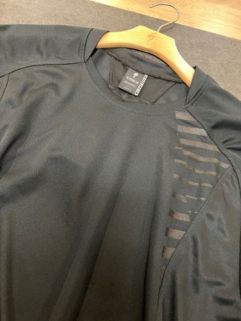 Specialized Trikot Atlas Sport schwarz bike de segunda mano — imagen 3 de 4