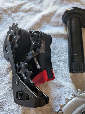 Used Sram Rival AXS 12-speed 2024 bike — image 17 of 20