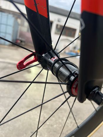 Używany Vision Trimax Ultimate Carbon Tubular Wheelset bike — zdjęcie 3 z 7