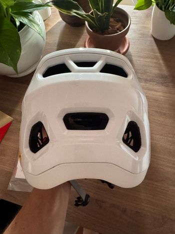 Used Specialized Tactic 4 Helmet 2024 bike — image 4 of 7