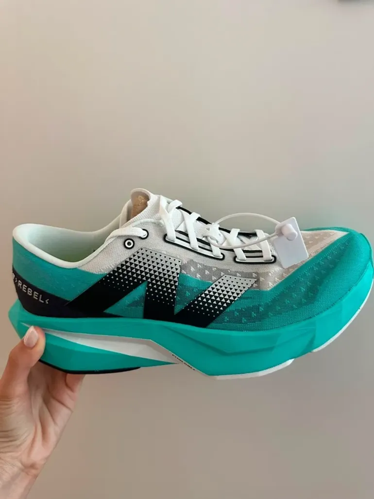 Tweedehands New Balance FuelCell Rebel V4 bike — afbeelding 8 van 11