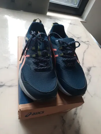 Asics Basket size 42 bike usato