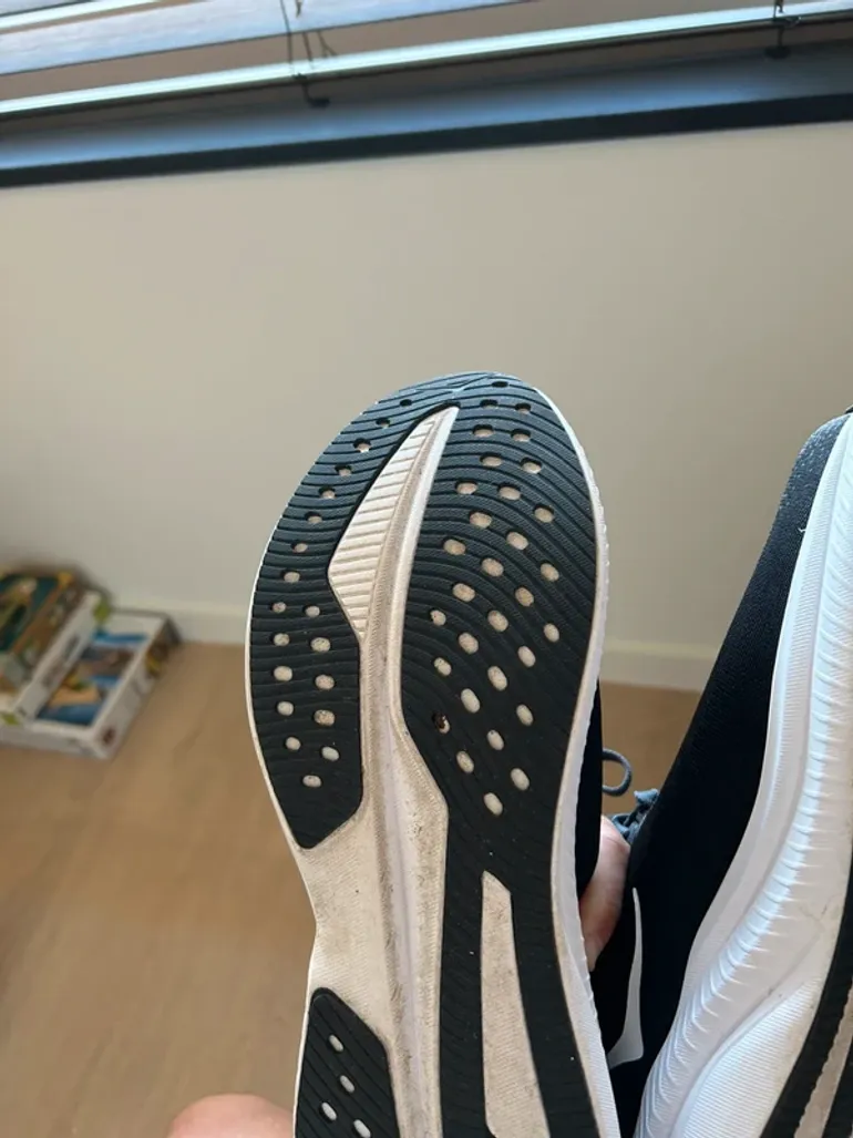Hoka Mach 6 bike d'occasion — image 4 sur 6