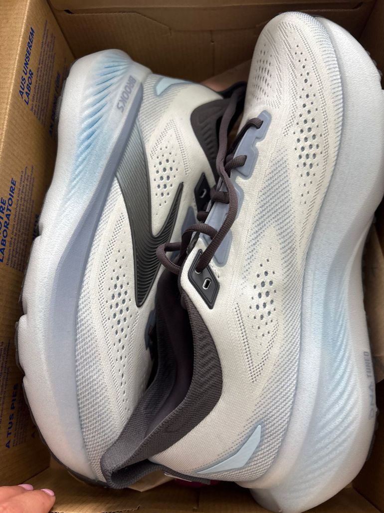 Used Brooks glycerin 23 2026 bike — image 5 of 6