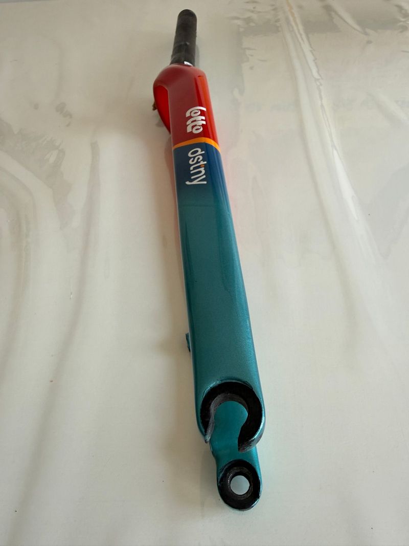 Used Orbea Orca OMX Replica Fork 2024 bike — image 3 of 11