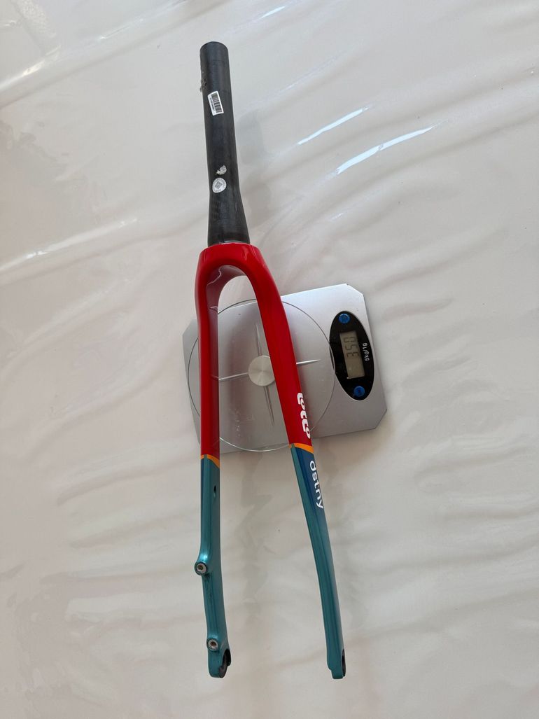 Tweedehands Orbea Orca OMX Replica Fork 2024 bike — afbeelding 11 van 11