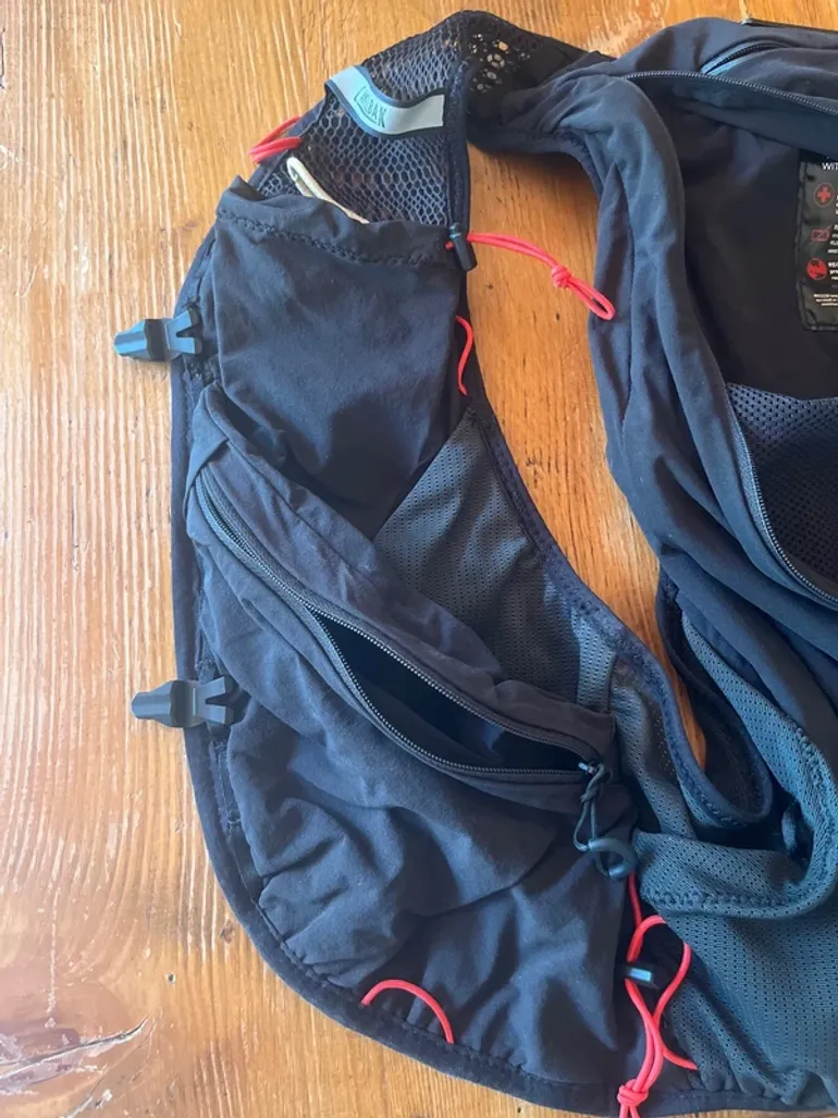 Used Camelbak Apex Pro bike — image 4 of 5