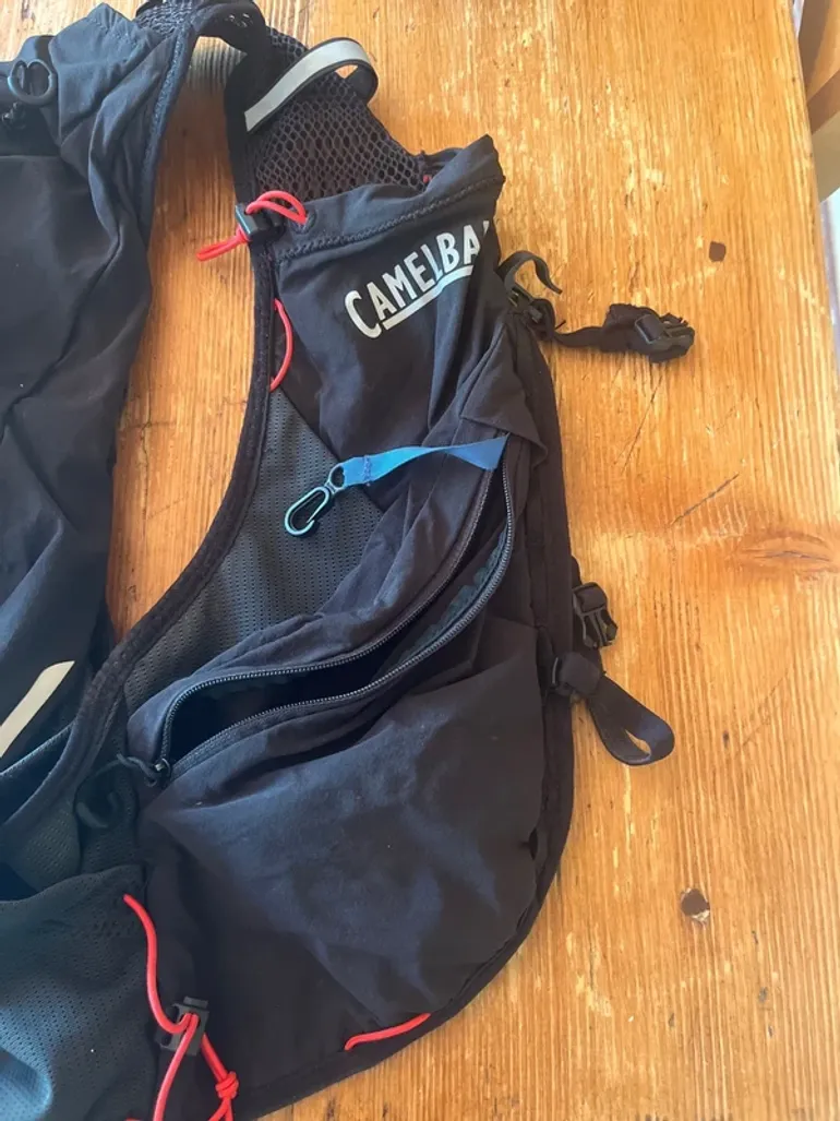 Used Camelbak Apex Pro bike — image 3 of 5