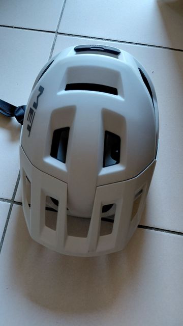 Brugt MET Shelter Cycling Accessories