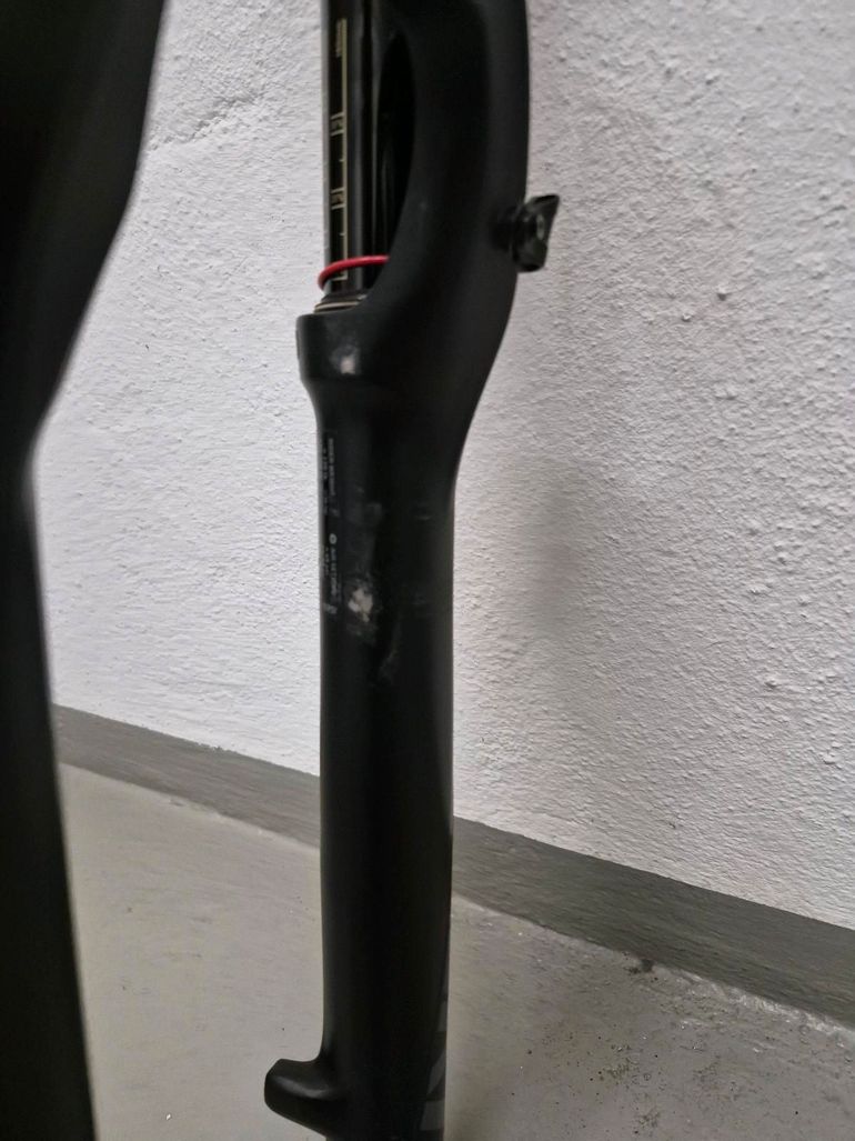 Used RockShox Lyrik Select bike — image 9 of 10