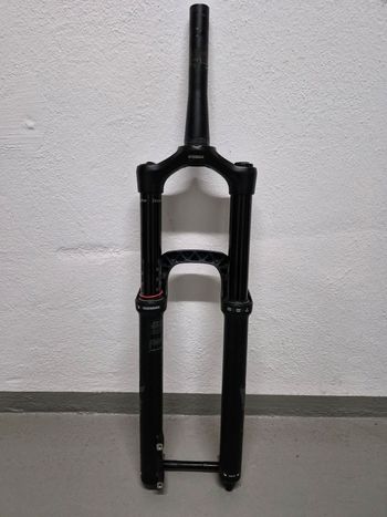 Used RockShox Lyrik Select bike — image 2 of 10
