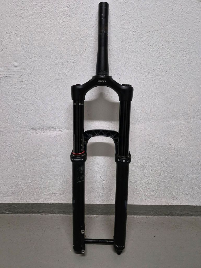 Used RockShox Lyrik Select bike — image 2 of 10