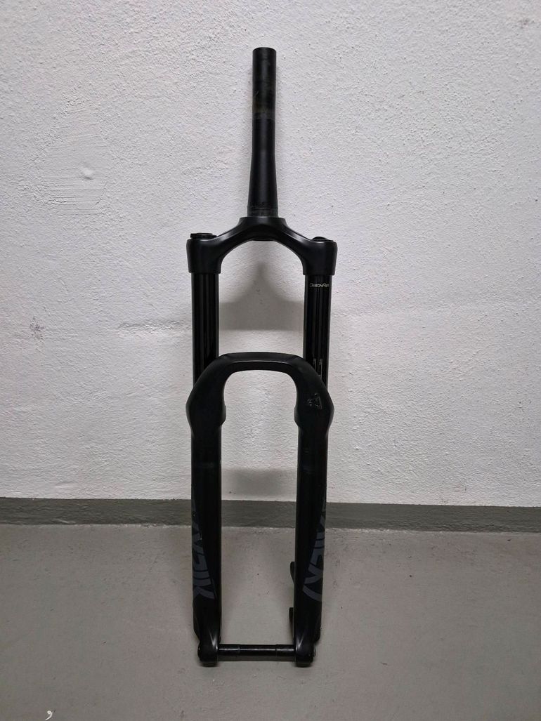 Used RockShox Lyrik Select bike — image 1 of 10