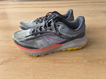 Used New Balance DynaSoft bike — image 3 of 5