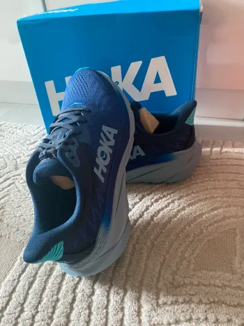 Brugt Hoka Challenger Art 7 bike