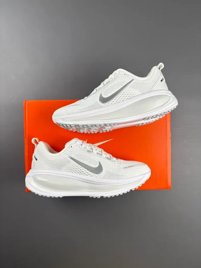 Używany Nike Vomero 18 bike — zdjęcie 2 z 6