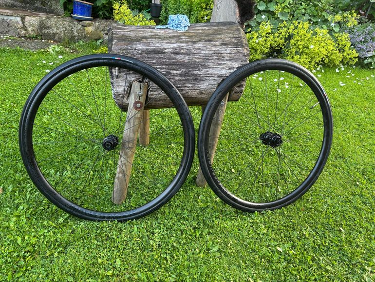 Used Bontrager Paradigm SL Wheelset with Tires and Tube 2025 bike — image 2 of 6