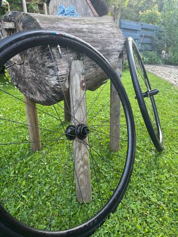 Used Bontrager Paradigm SL Wheelset with Tires and Tube 2025 bike — image 4 of 6