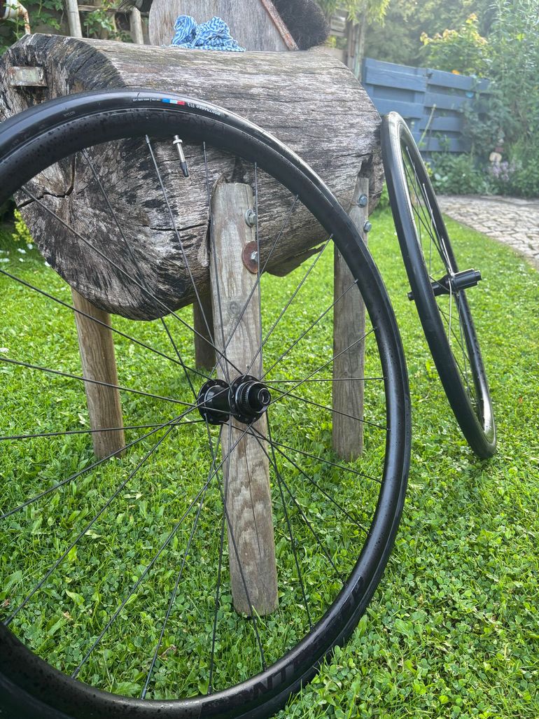 Used Bontrager Paradigm SL Wheelset with Tires and Tube 2025 bike — image 4 of 6