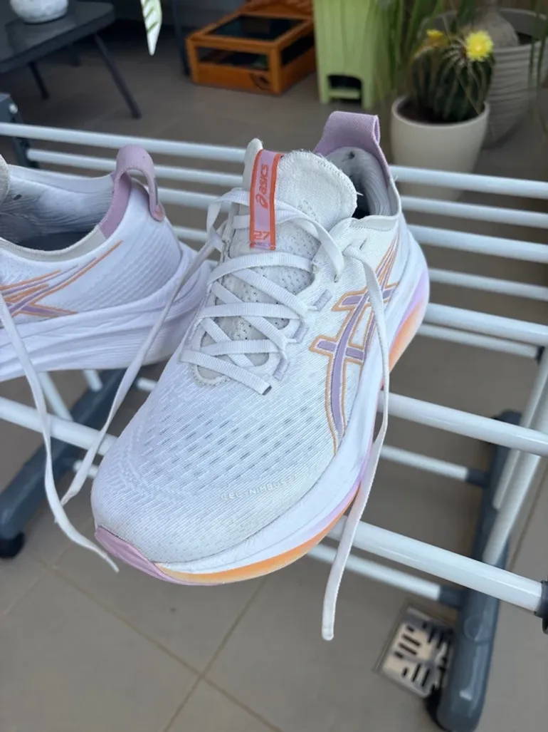 Used Asics Gel Nimbus 27 bike — image 1 of 5