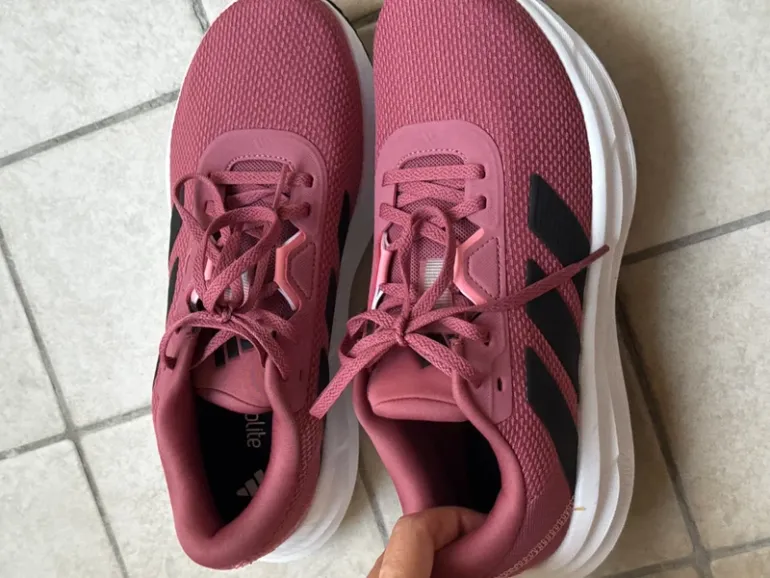 Gebrauchtes Adidas Scarpe da corsa su strada bike — Bild 9 von 9