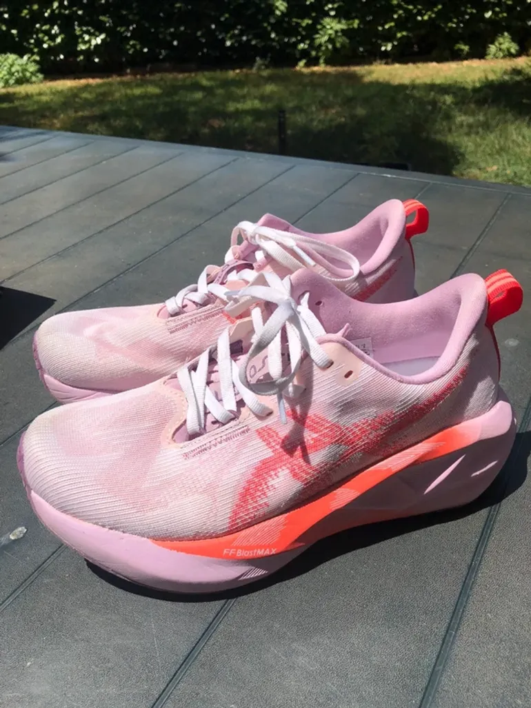 Used Asics Novablast 5 bike — image 3 of 5