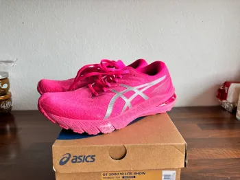 Used Standard Asics GT-2000 10 Lite-Show bike