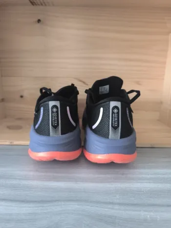 Used Asics gel-cumulus 26 gtx bike — image 2 of 11