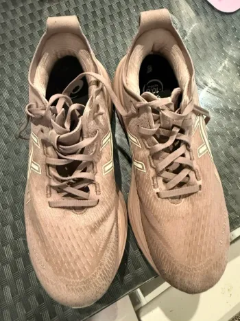 Used Asics Gel Nimbus 27 2026 bike — image 2 of 4