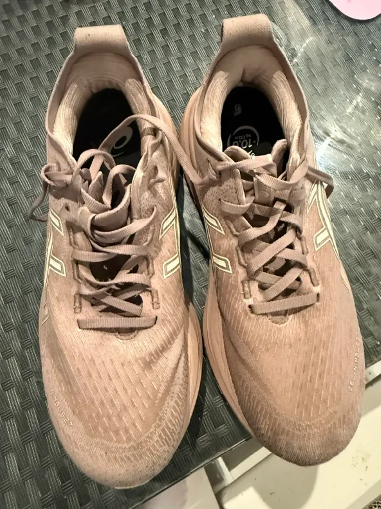 Used Asics Gel Nimbus 27 2026 bike — image 2 of 4