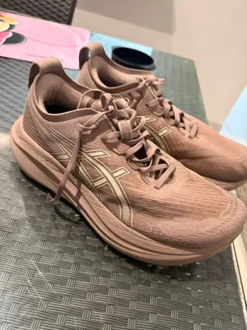 Used Asics Gel Nimbus 27 2026 bike