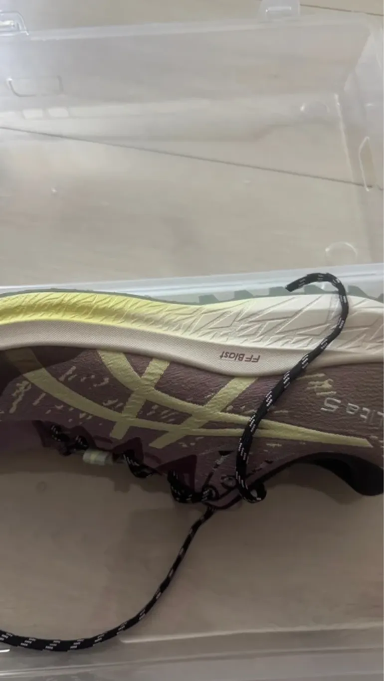 Used Asics Shoes Size 38 bike — image 4 of 5