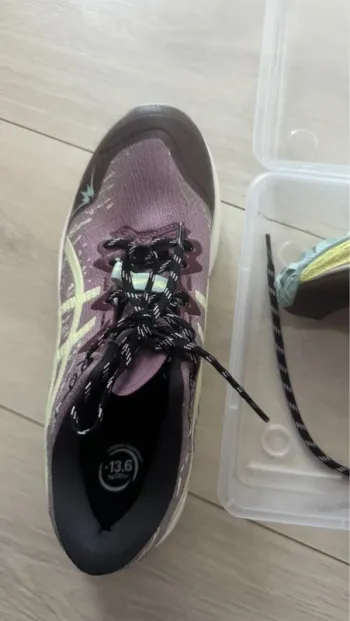 Used Asics Shoes Size 38 bike — image 3 of 5