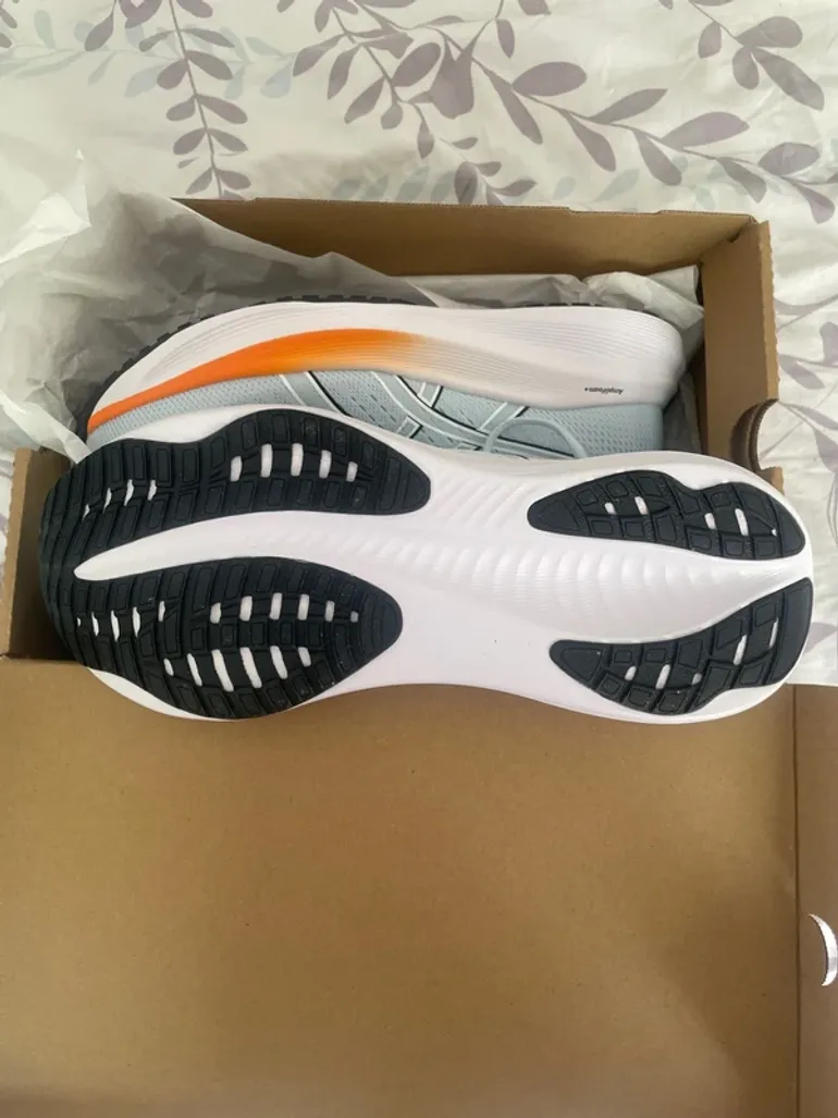 Used Asics shoes bike — image 2 of 5