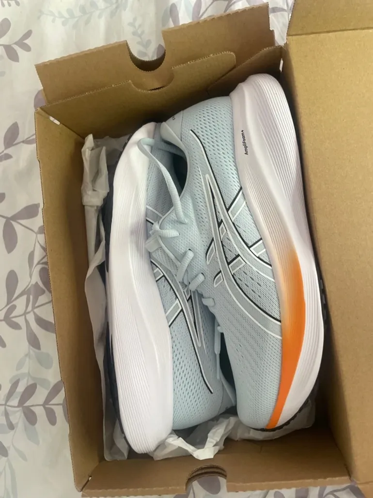 Used Asics shoes bike — image 4 of 5