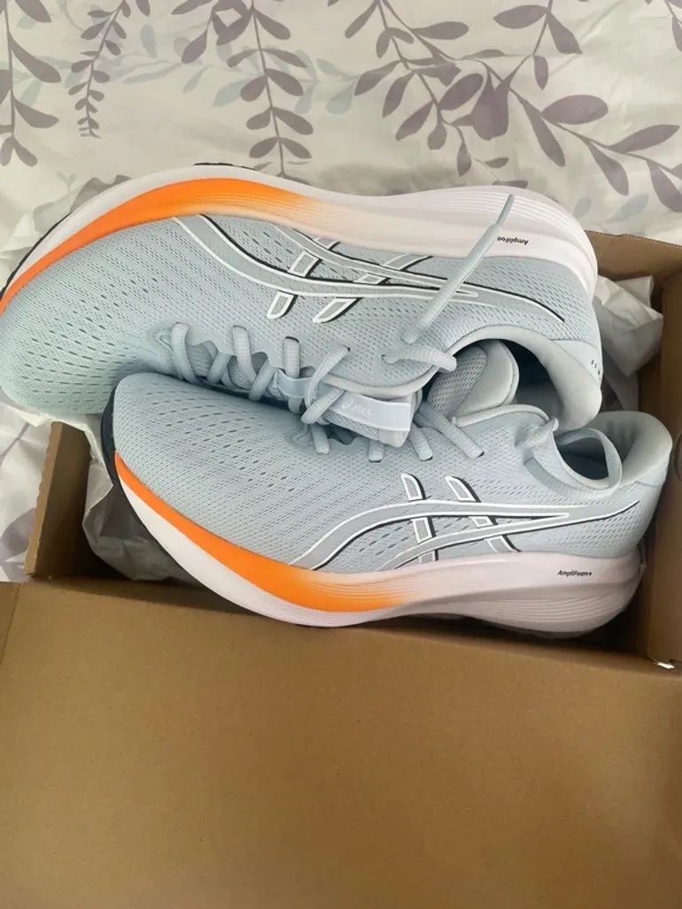 Used Asics shoes bike — image 1 of 5